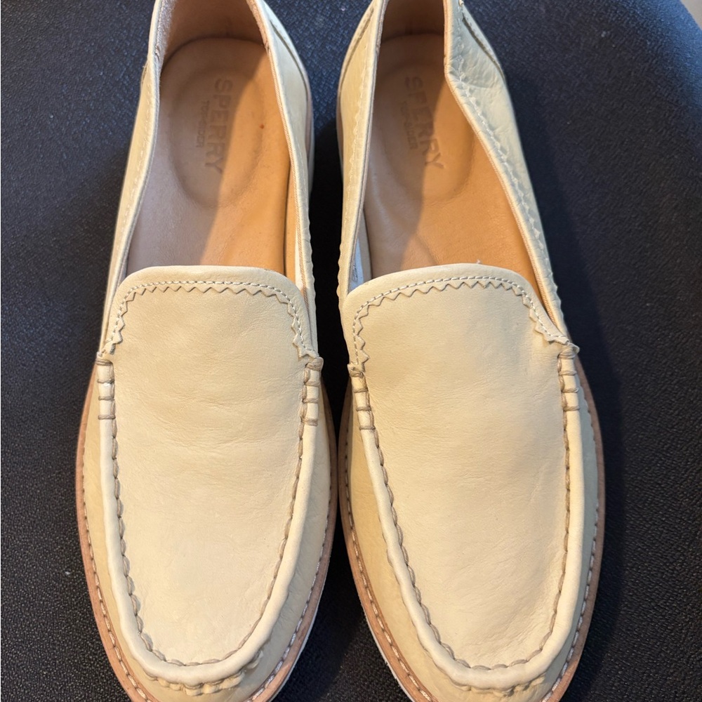 Sperry Women's Cream Loafers size 8.5